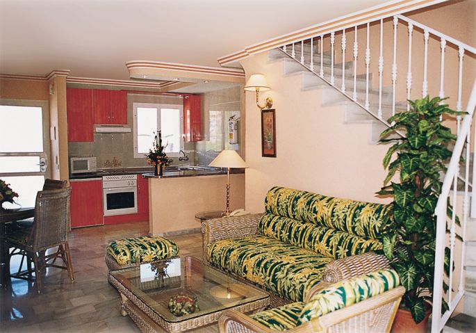 Marbella aparment salon.jpg